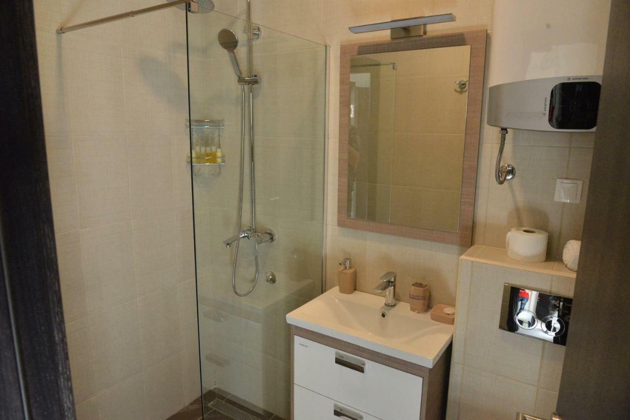 Helada Apartments Tivat Luaran gambar